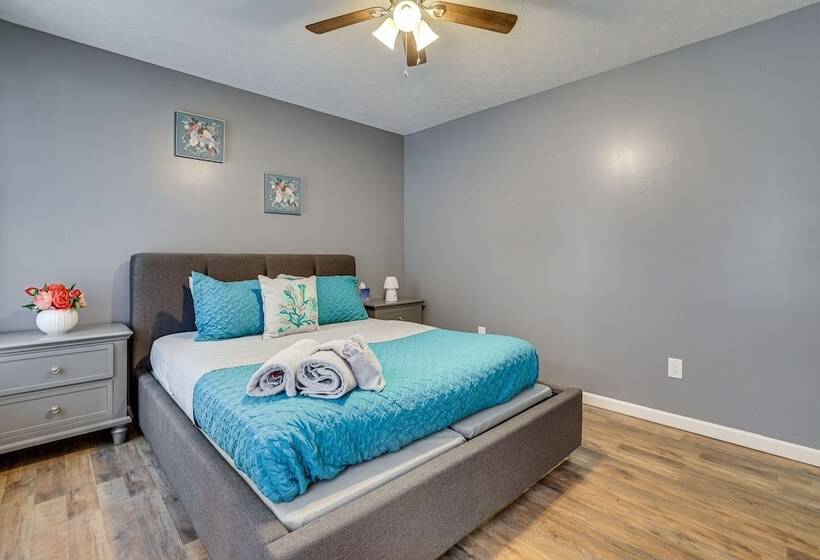 Pennsylvania Home W/ Hot Tub: 7 Mi To Kalahari!