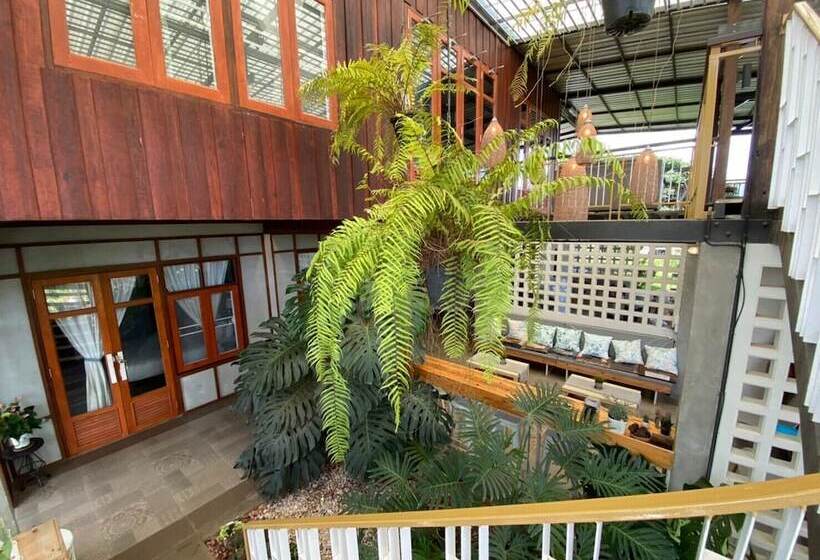 Pensão Lux Homestay