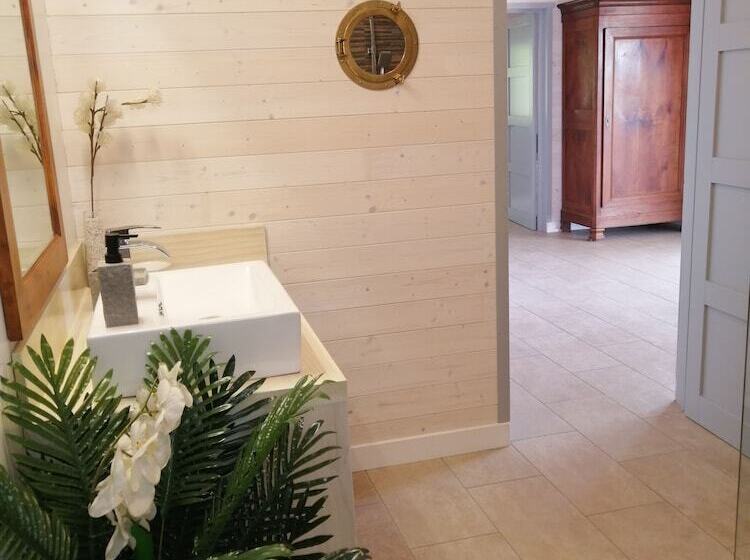 Majatalo Niaouli Lodge