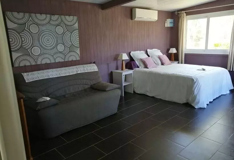 پانسیون Niaouli Lodge