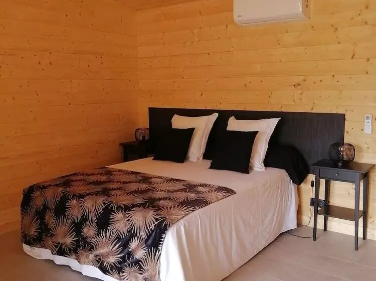 پانسیون Niaouli Lodge