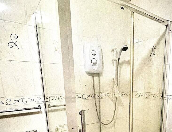 레지던스 Inviting 2 Bed House In Birmingham