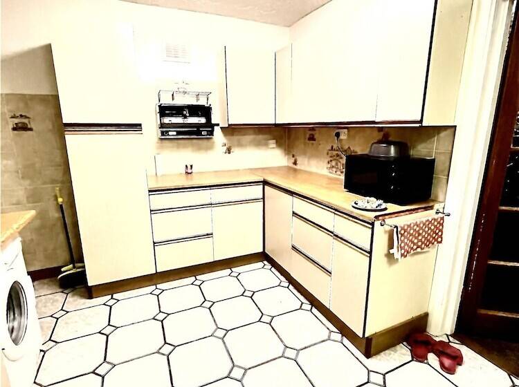 레지던스 Inviting 2 Bed House In Birmingham