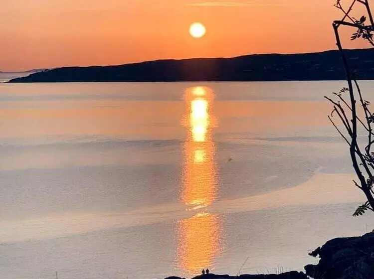 Residenssi Midcentury 3 Bed House In Gairloch