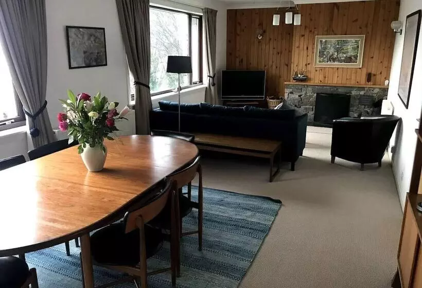 Residenssi Midcentury 3 Bed House In Gairloch