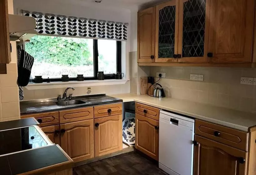 Residenssi Midcentury 3 Bed House In Gairloch