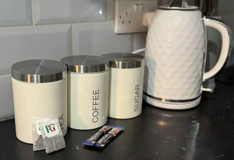 Residenssi Stunning 4 Bed House In Leeds Close To Center