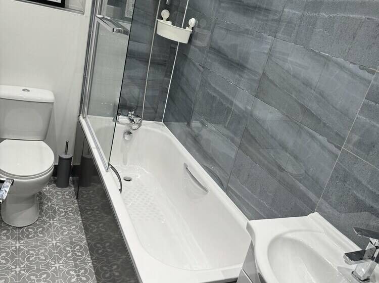 Rezydencja Stunning 4 Bed House In Leeds Close To Center