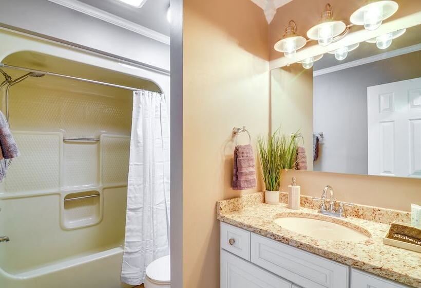 River View Somerset Home: Large Deck, Fire Pit!