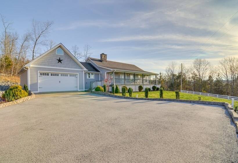 River View Somerset Home: Large Deck, Fire Pit!
