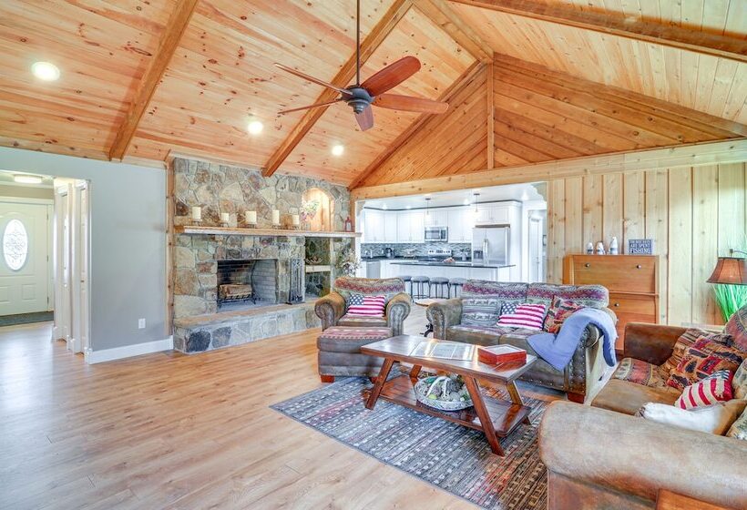 River View Somerset Home: Large Deck, Fire Pit!