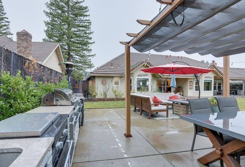 Roseville Home W/ Pool, 5 Mi To Folsom Lake!