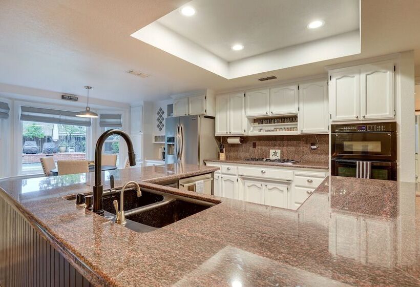 Roseville Home W/ Pool, 5 Mi To Folsom Lake!