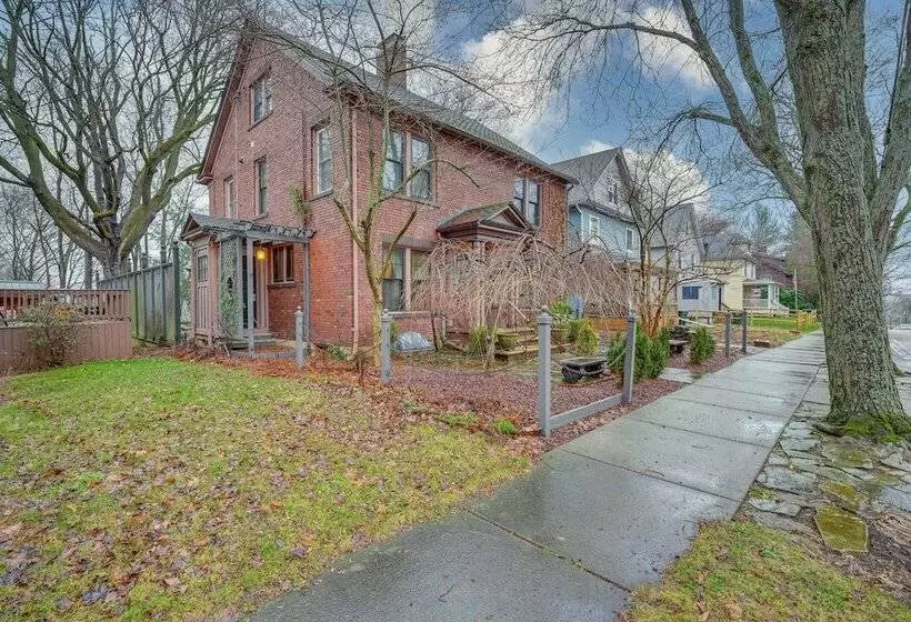 Spacious Jamestown Home Near Nat L Comedy Center!