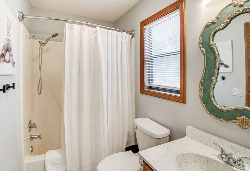 Stay And Play    Hot Springs Village Home!