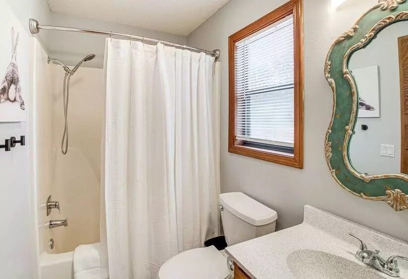 Stay And Play    Hot Springs Village Home!