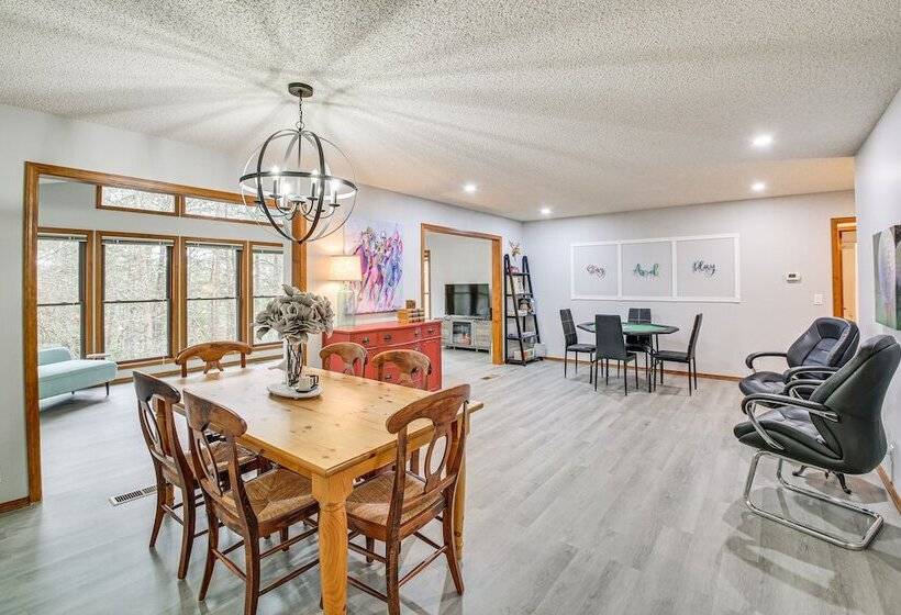 Stay And Play    Hot Springs Village Home!