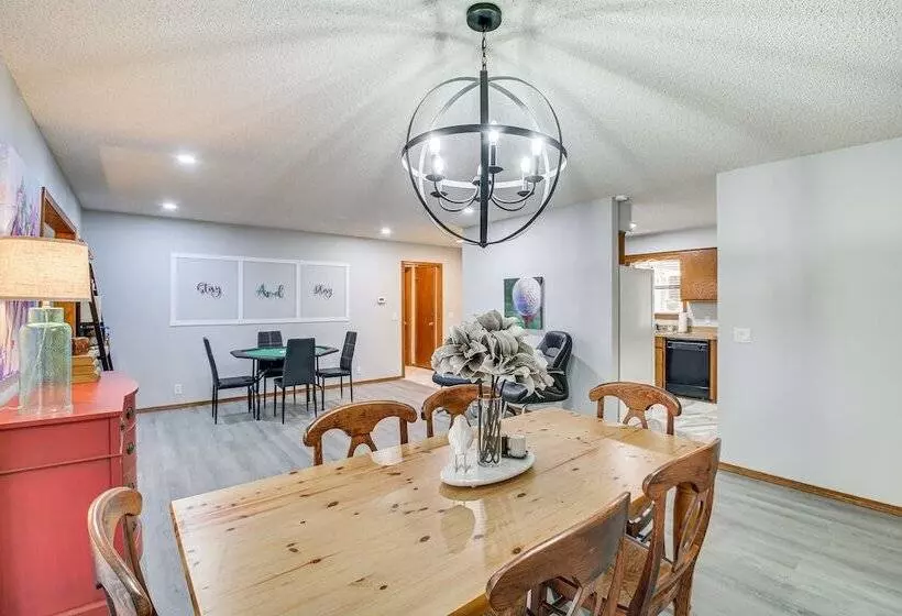 Stay And Play    Hot Springs Village Home!