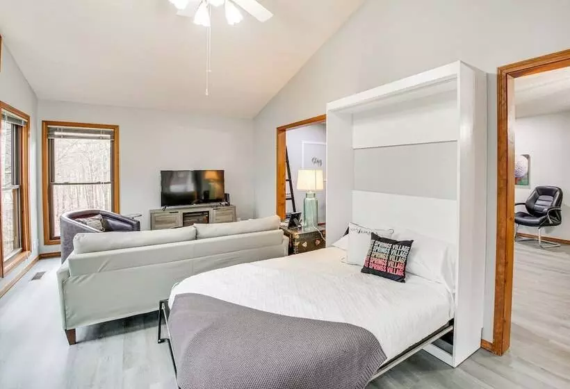 Stay And Play    Hot Springs Village Home!