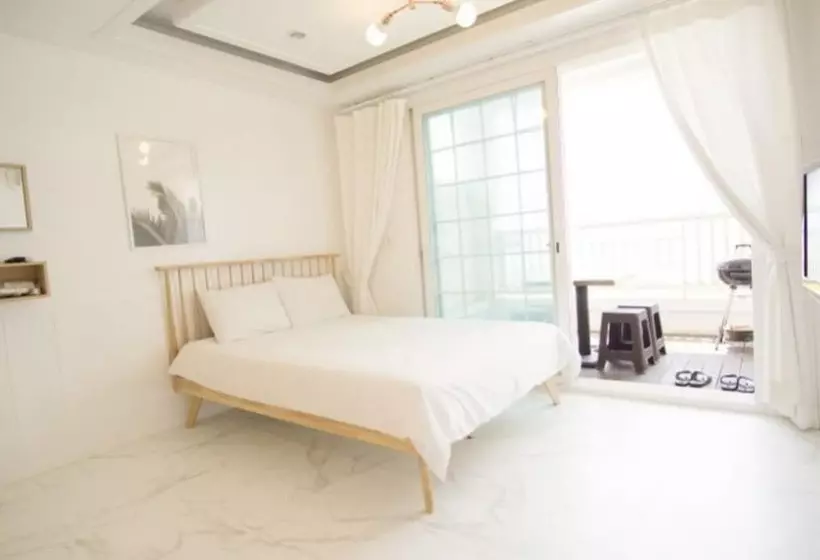 Taean Sharon Pension