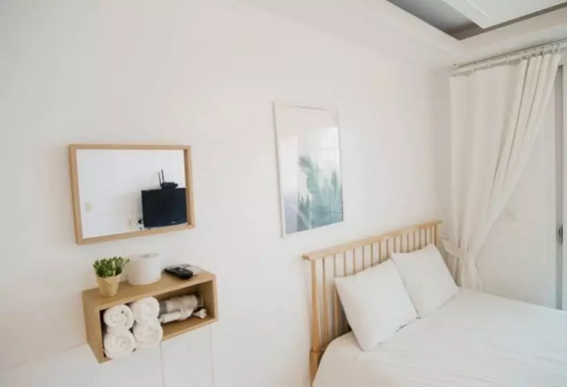 Taean Sharon Pension