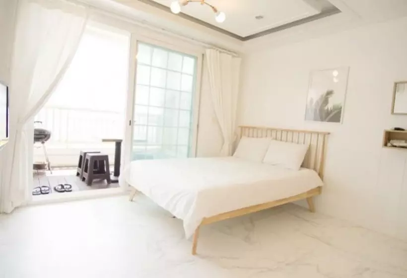 Taean Sharon Pension