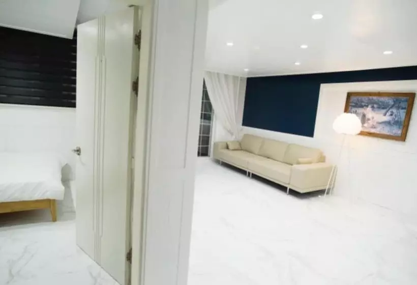 Taean Sharon Pension