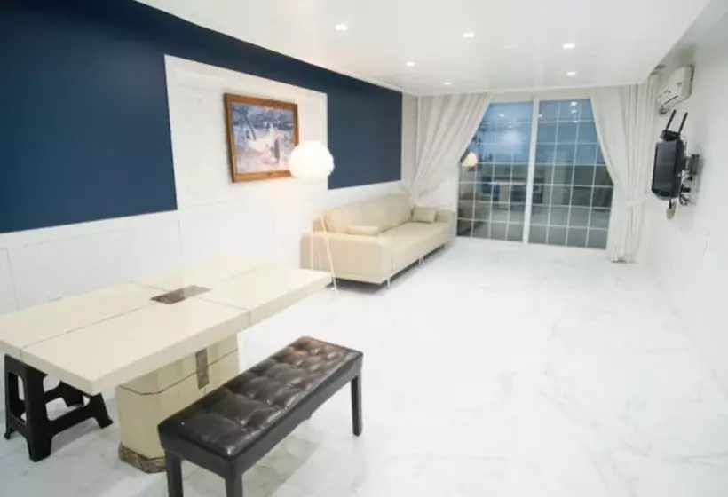 Taean Sharon Pension