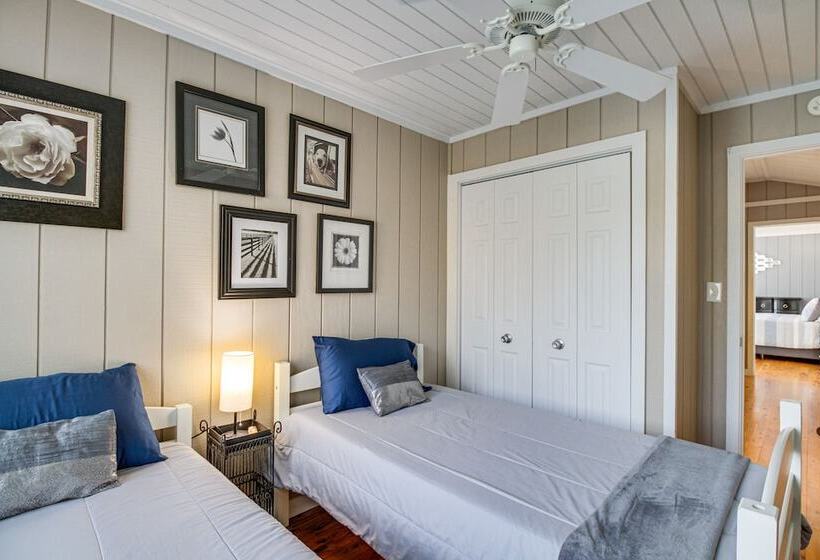 Unique Smith Mountain Lake Home Over Water W/ Dock