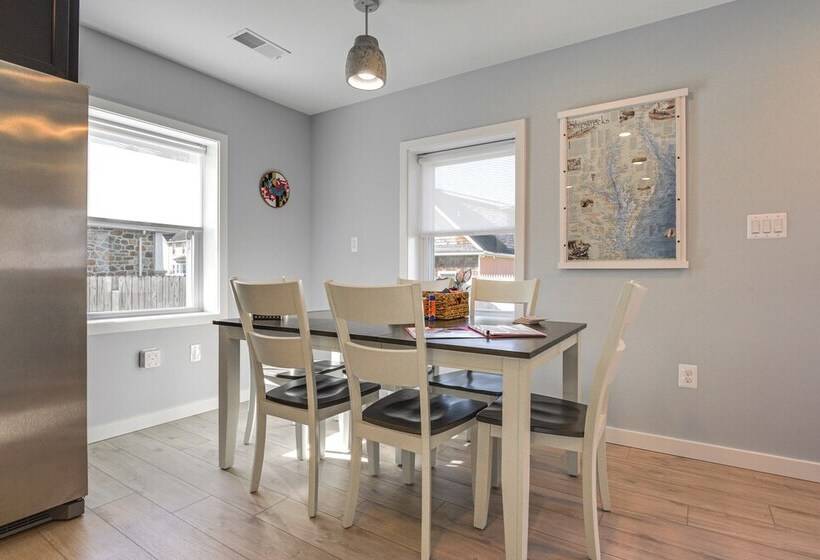 Waterfront Historical District Home Near River