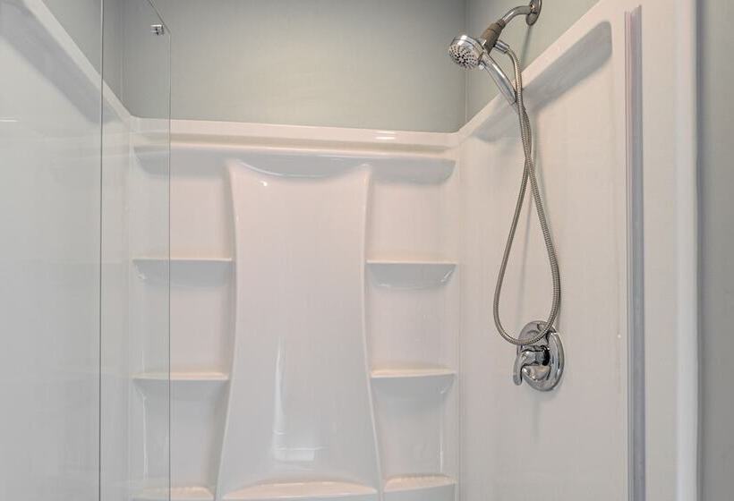 Waterfront Historical District Home Near River