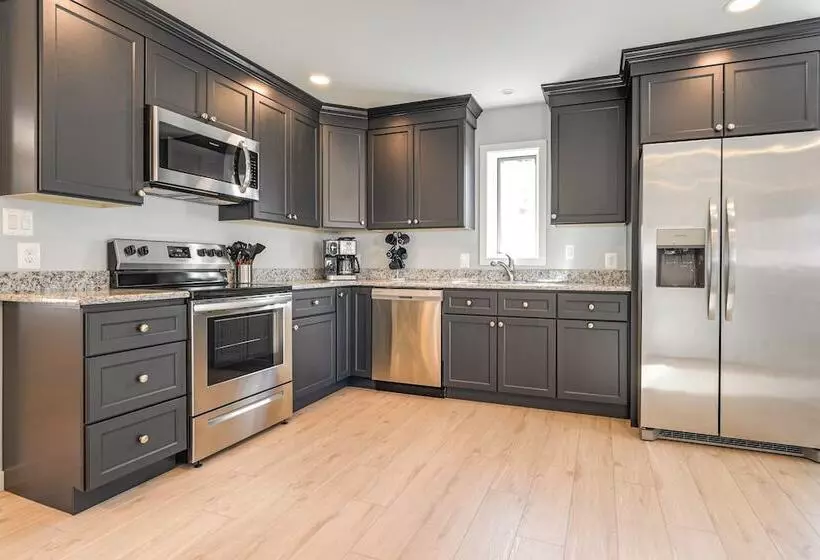 Waterfront Historical District Home Near River