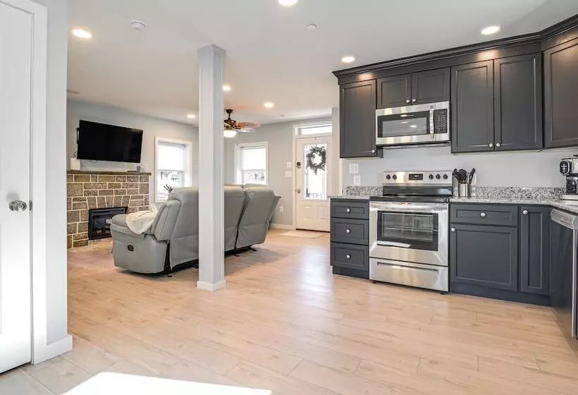 Waterfront Historical District Home Near River