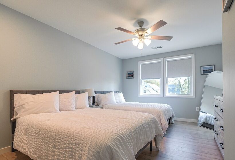 Waterfront Historical District Home Near River