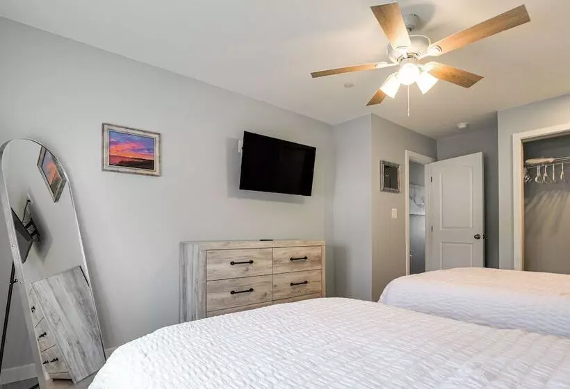 Waterfront Historical District Home Near River