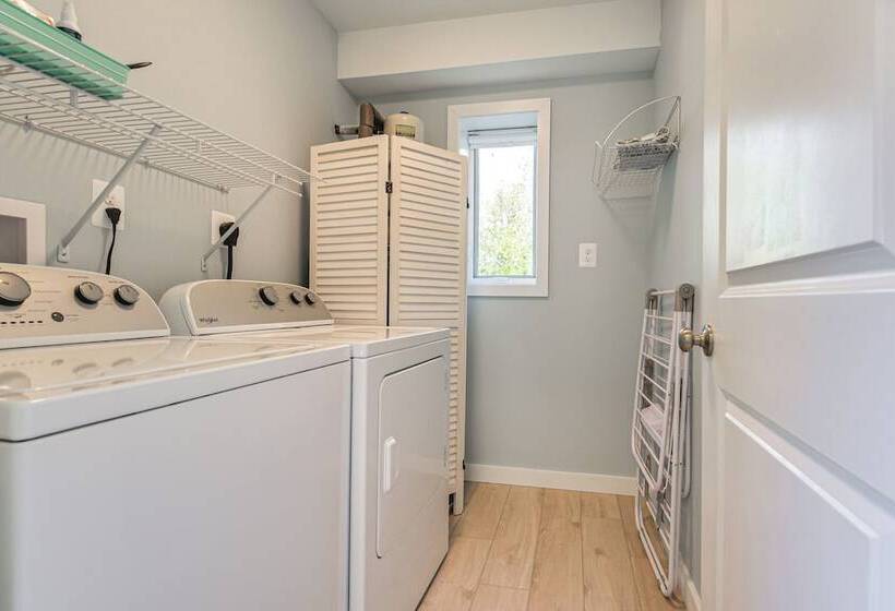 Waterfront Historical District Home Near River