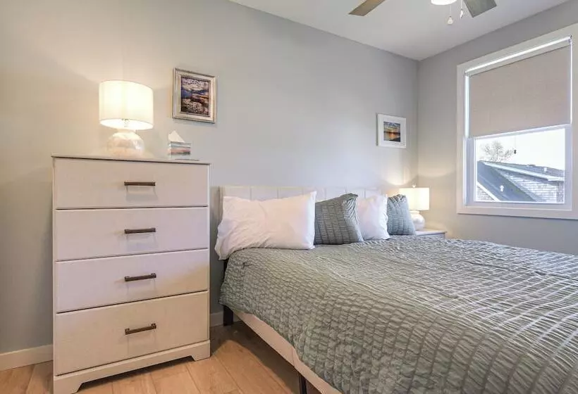 Waterfront Historical District Home Near River