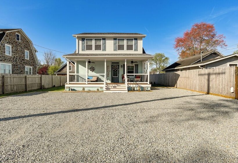 Waterfront Historical District Home Near River