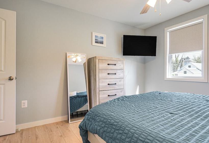 Waterfront Historical District Home Near River