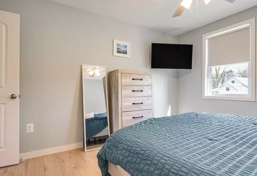 Waterfront Historical District Home Near River