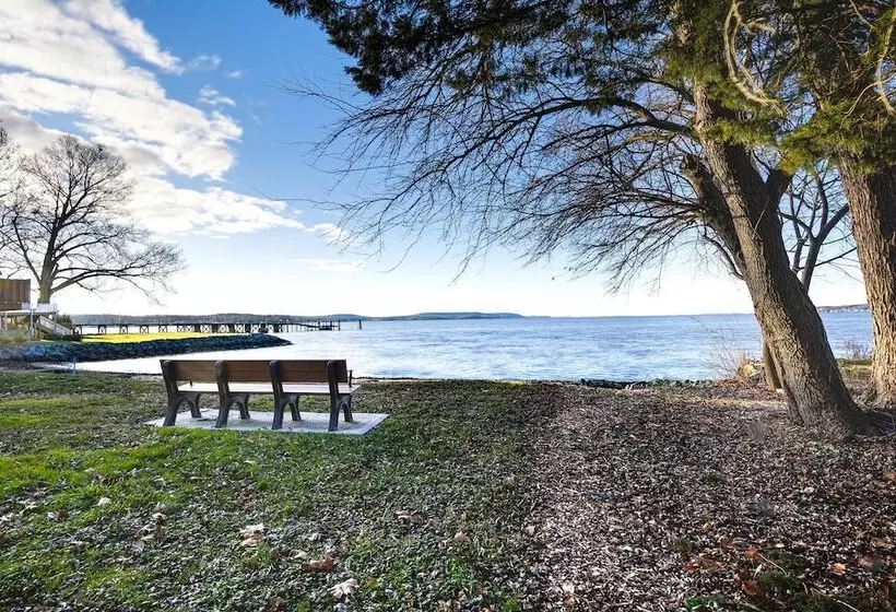 Waterfront Historical District Home Near River