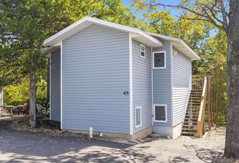 Whispering Woods Retreat Branson