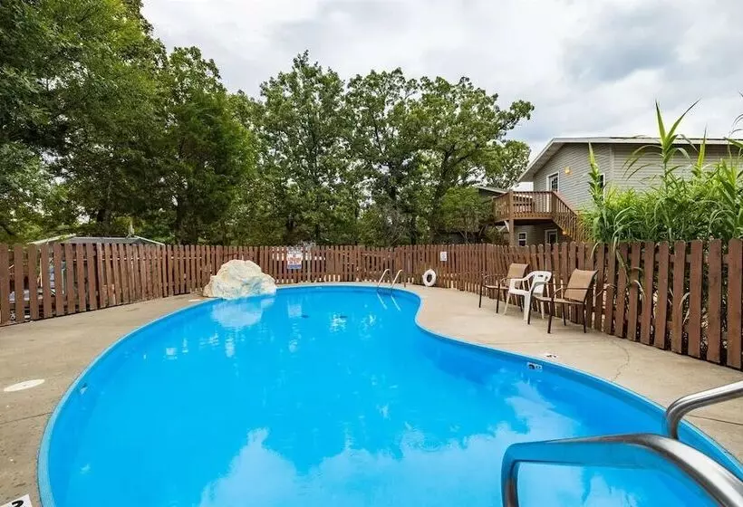 Whispering Woods Retreat Branson