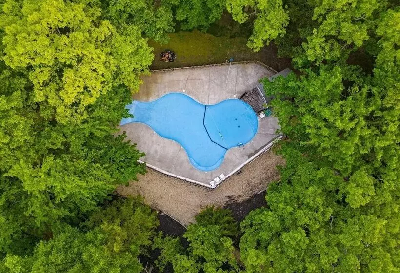 Whispering Woods Retreat Branson