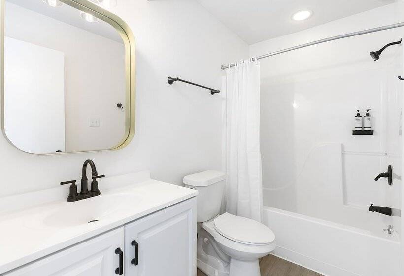 Whispering Woods Retreat Branson