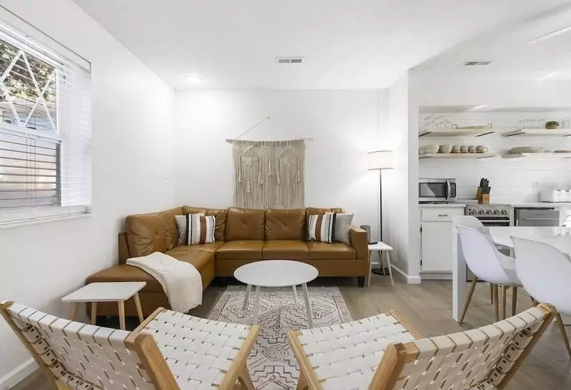 Whispering Woods Retreat Branson