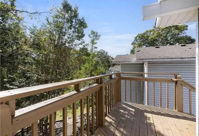 Whispering Woods Retreat Branson