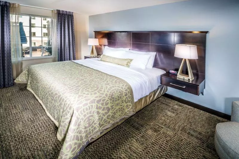 هتل Fairfield Inn & Suites By Marriott Sacramento Folsom