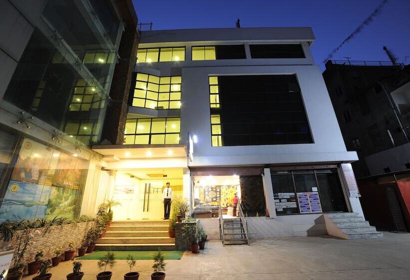 Vannasut Hotel And Spa