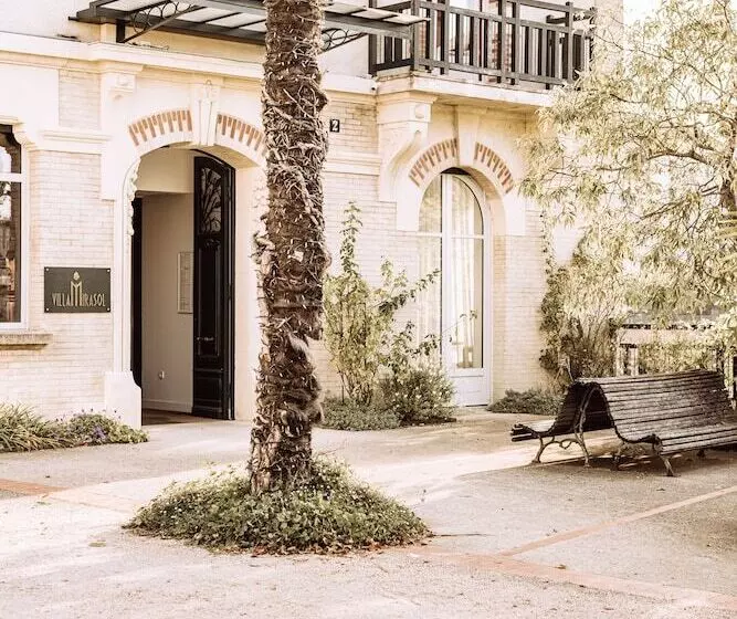 Hotelli Villa Mirasol